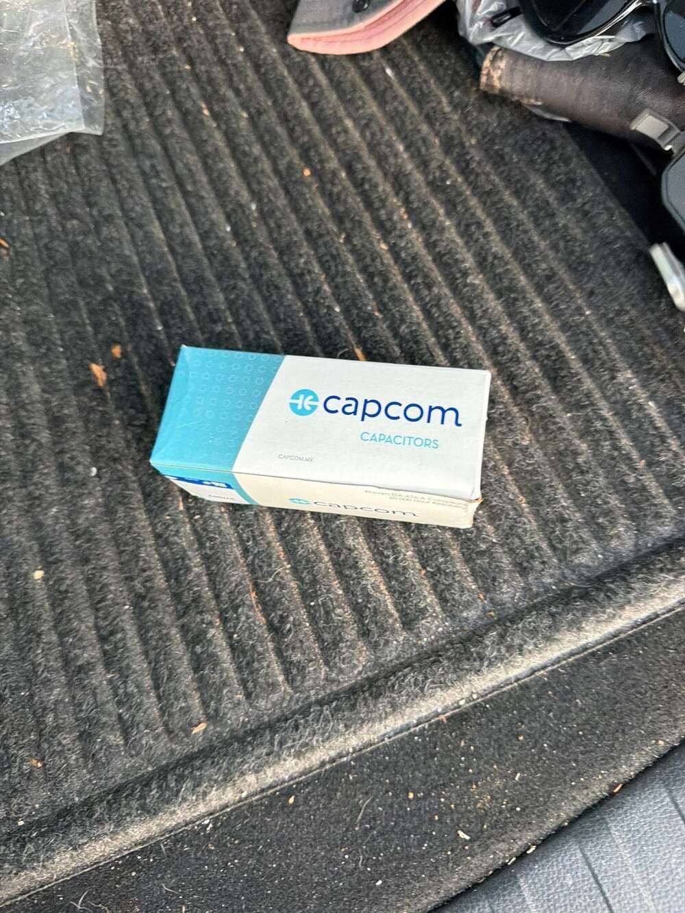 Capcom 97F9635 30 uF MFD x 440 VAC Round Run Capacitor